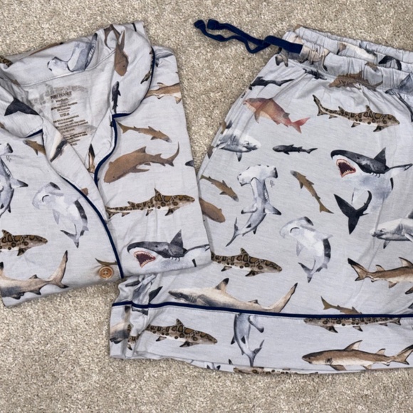 Posh Peanut Women's Maverick Luxe Pajama Short Set, Medium, EUC - Picture 3 of 14